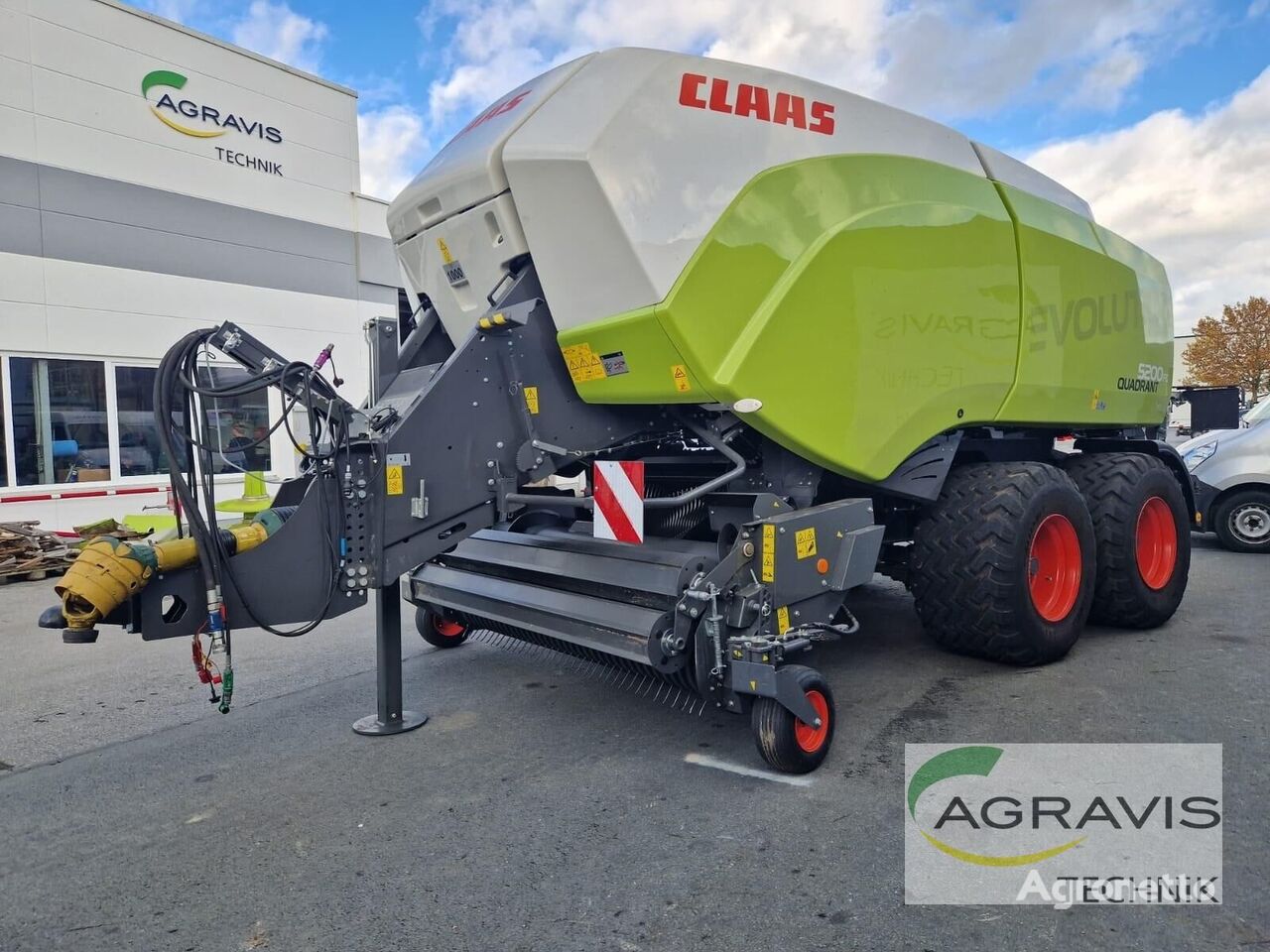 рулонна сламопреса Claas QUADRANT 5200 FC T