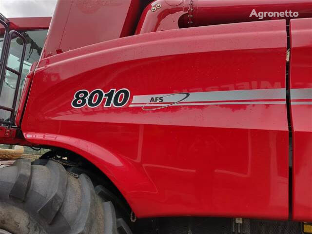 зърнокомбайн Case IH 8010